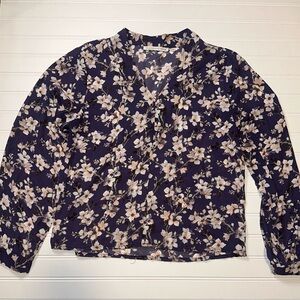 Violet & Claire Purple Ruffled Long Sleeve Blouse Size M Floral V-Neck